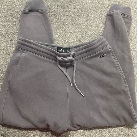 EUC Hollister Women's Gray Jogger Pants - Picture 4 of 8